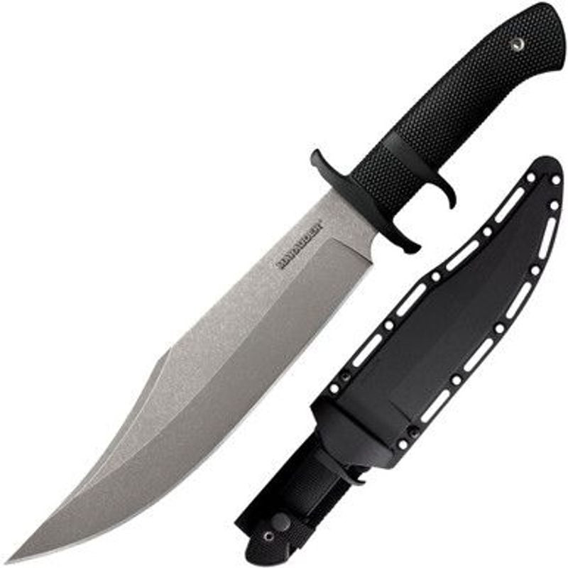 Gros plan sur le poignard Bowie Marauder Cold Steel : lame stonewashed détaillée, marquage Marauder,