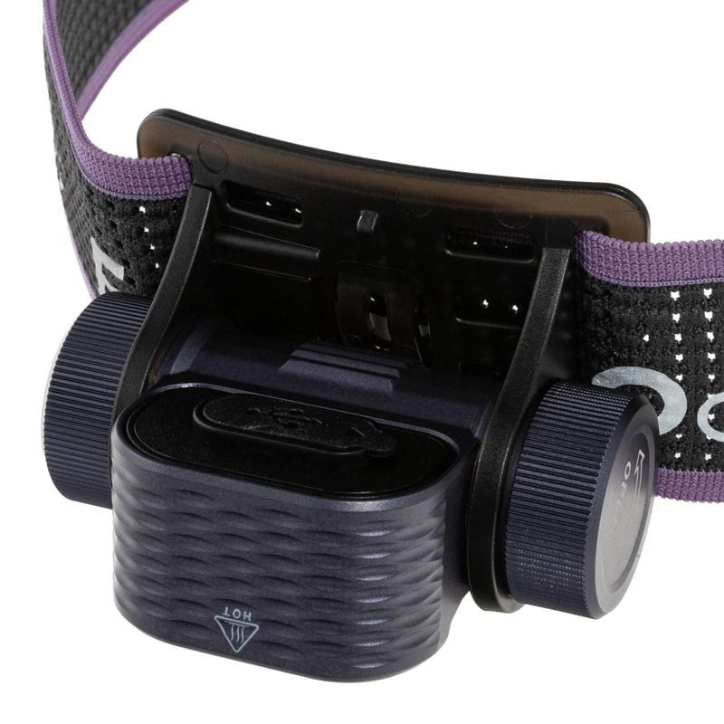 Gros plan de la lentille LED de la Fenix HM55R montrant la configuration multi-émetteurs