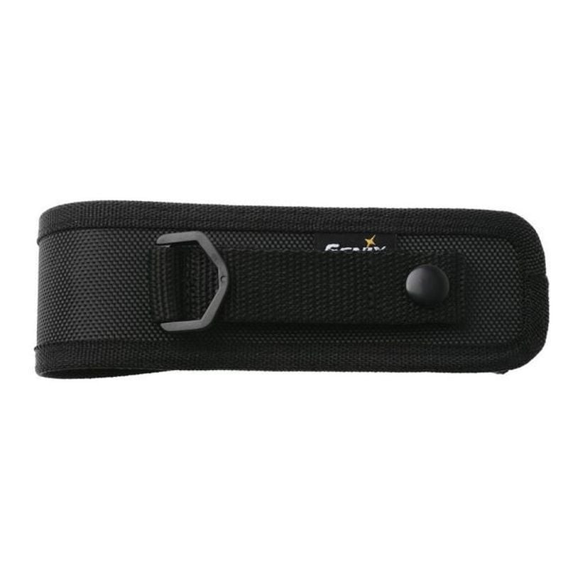 Vue détaillée du port de charge USB-C de la Fenix TK35R RED avec le couvercle coulissant ouvert.