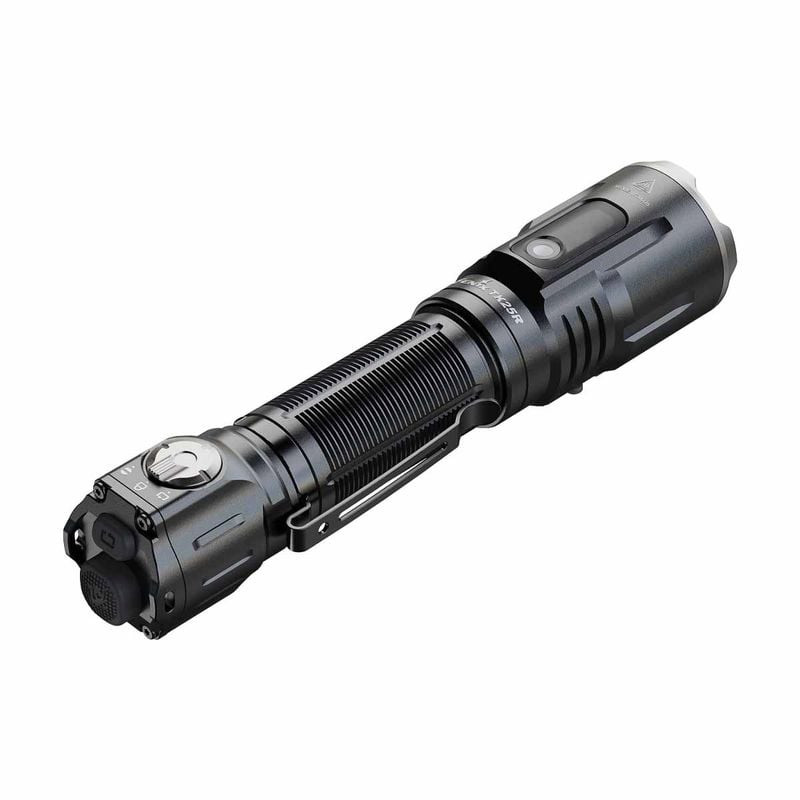 Vue arrière de la lampe torche Fenix 1451325 montrant la lumière auxiliaire latérale et le port de c