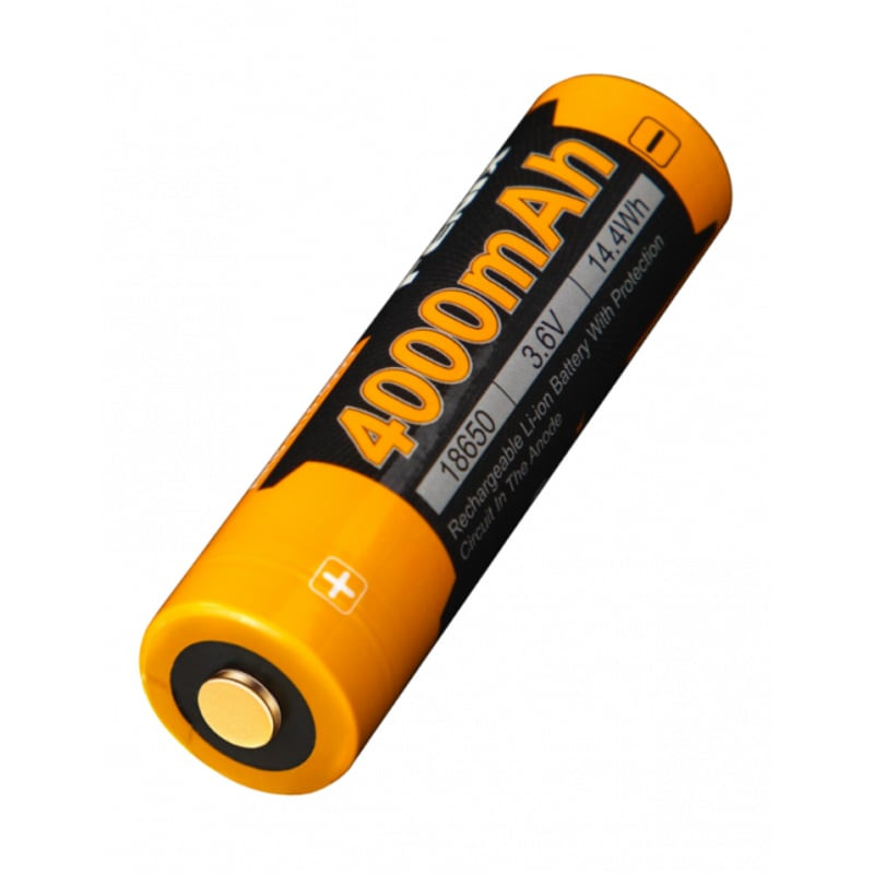 Gros plan de l'étiquette de la batterie Fenix ARB-L18-4000 détaillant les spécifications : 4000 mAh,