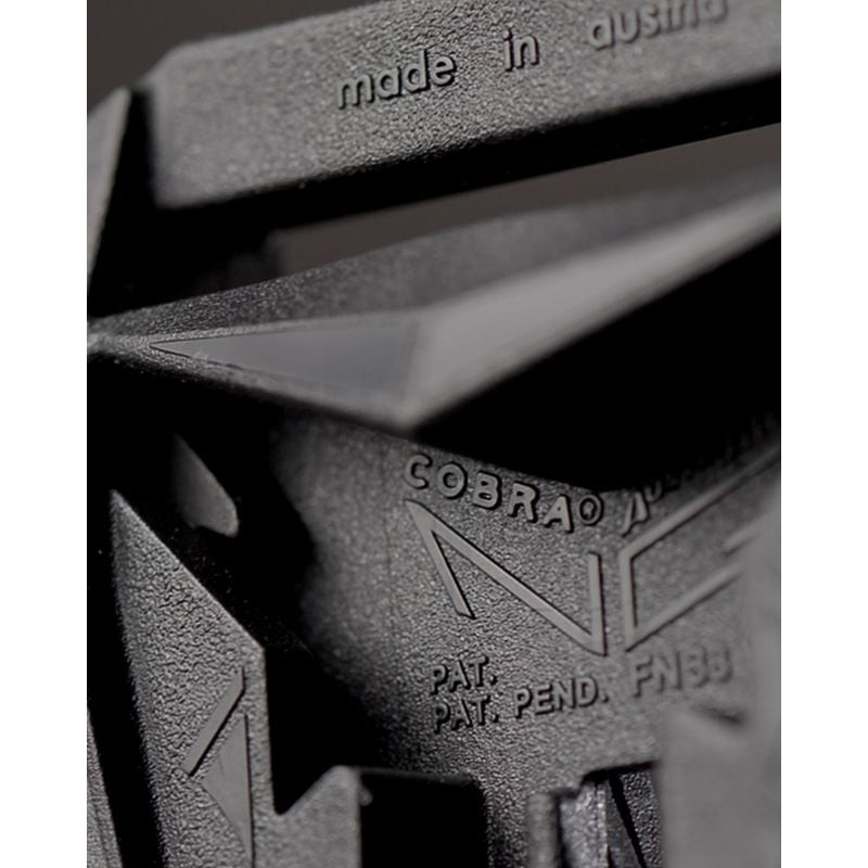 Détail de la boucle AustriAlpin COBRA NG de la ceinture Cobra 38 mm Pentagon Noir