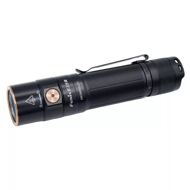 Lampe de poche EDC compacte Fenix E35R, vue de côté montrant le corps texturé et l'interrupteur laté
