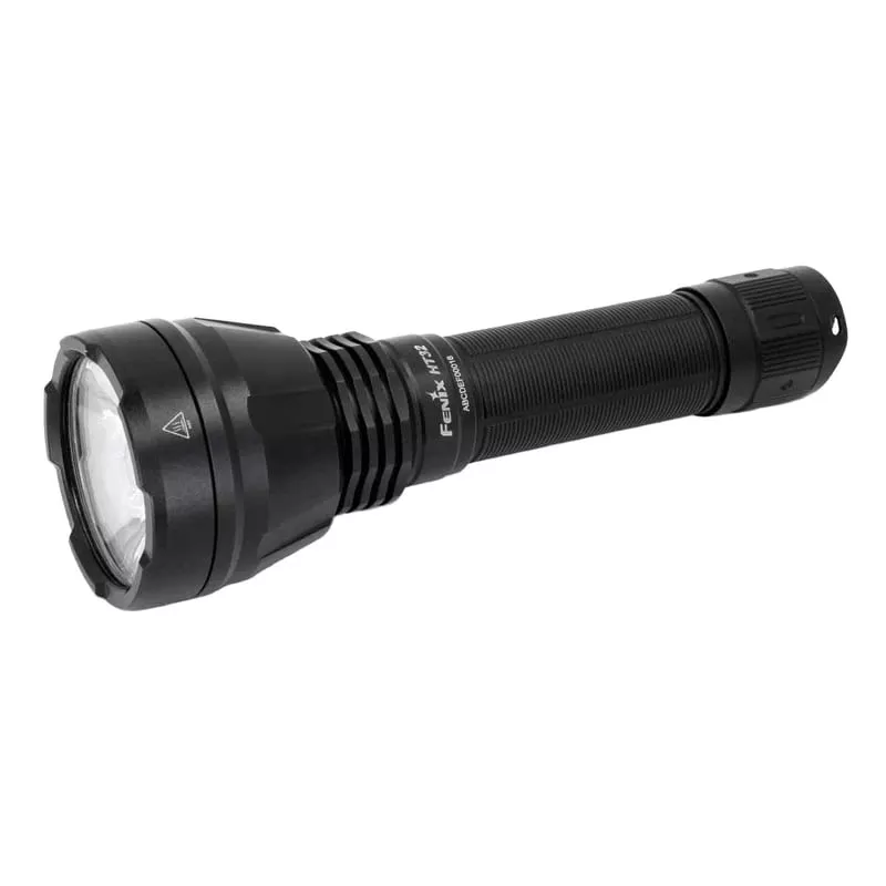 Vue de face de la lampe torche tactique Fenix HT32 avec sa poignée texturée et son rebord.